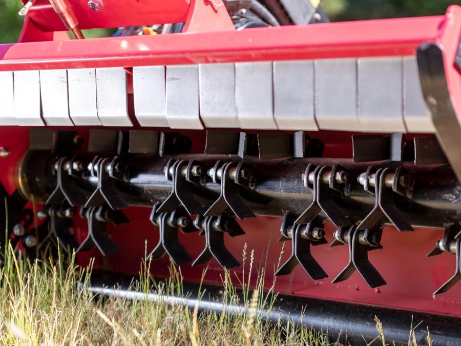 27.8000_04_Flail_Mower_14hp_electric_start_Briggs_and_Stratton_ironbaltic_1