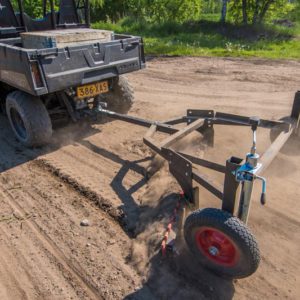 44.0000_03_iron_baltic_grader_road_scraper_0